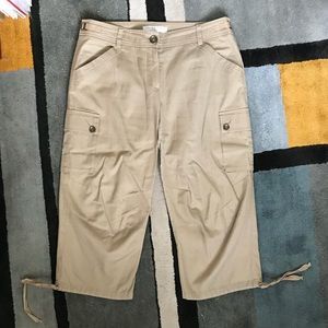 Trina Turk khaki cropped cargo capri pants! EUC!